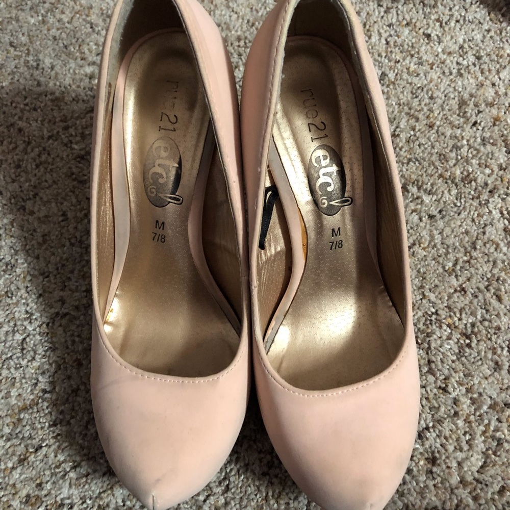 Pink heels - Picture 2 of 6